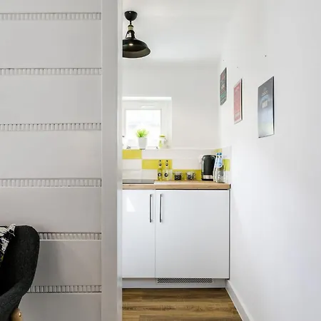 Cosy With Balcony By Rent Like 아파트 자코파네