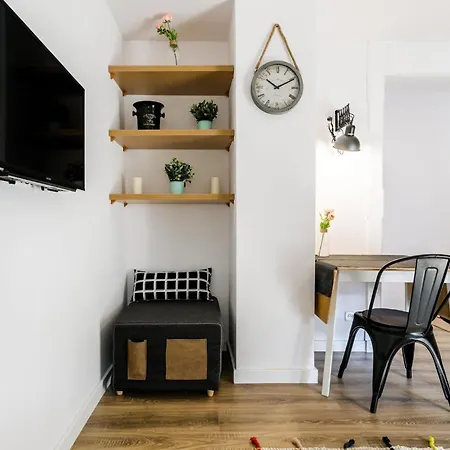 Cosy With Balcony By Rent Like *