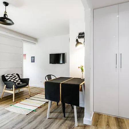 Cosy With Balcony By Rent Like * 자코파네