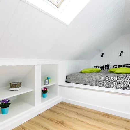 Cosy With Balcony By Rent Like 아파트 자코파네